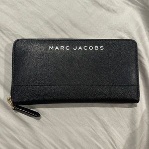 Marc Jacobs continental wallet